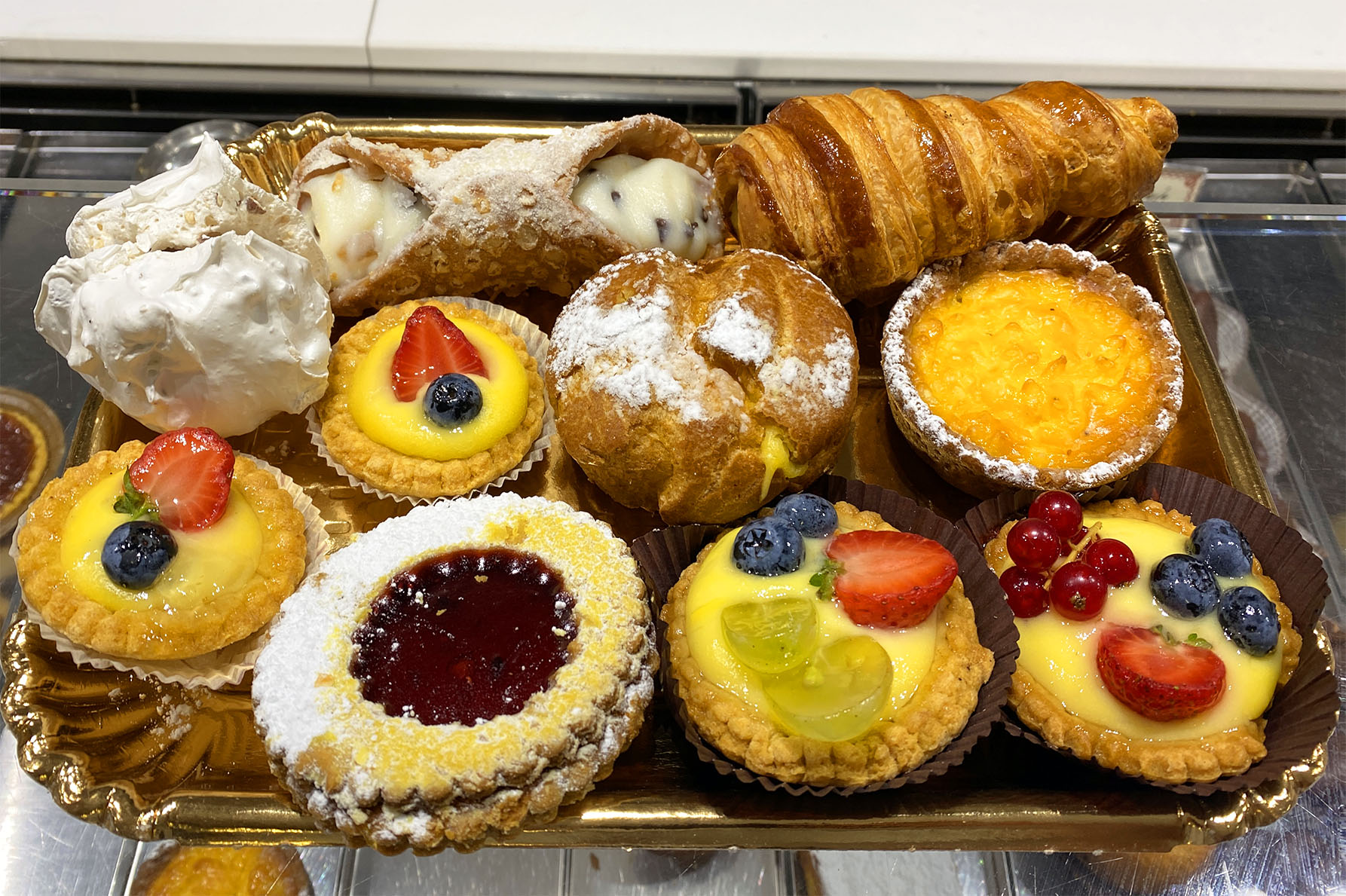 Leckeres Gepäck aus einer Panetteria in Cortona (Provinz Arezzo, Toskana)